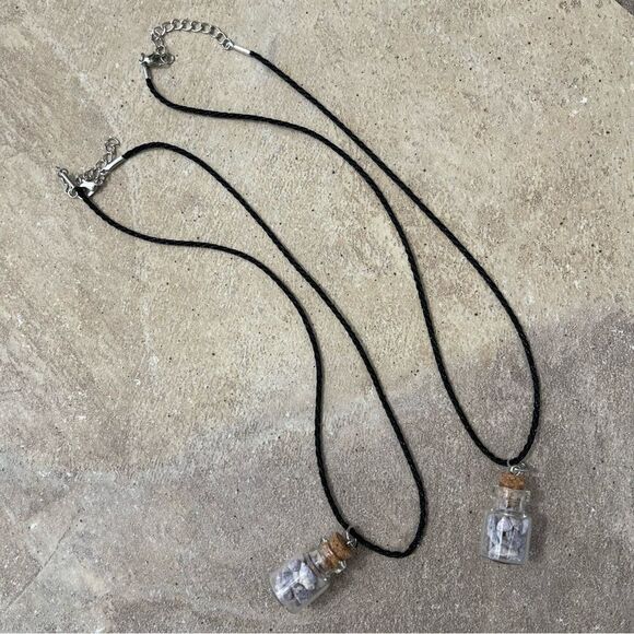 HANDāMINEDĀ LEPIDOLITEāCHIPāBOTTLEāCHARMāNECKLACE - Picture 11 of 16